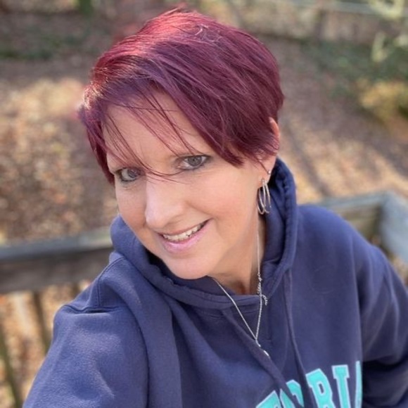 Meet your Posher, Angie - Picture 1 of 1